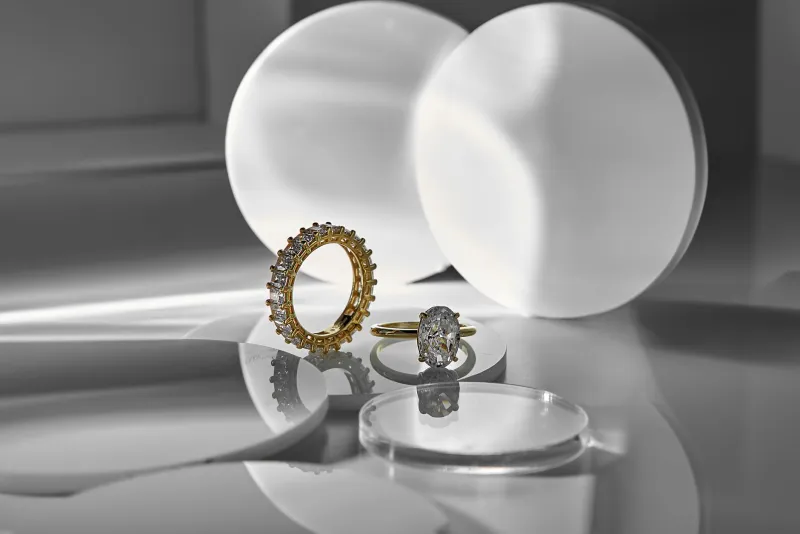 Where Angles Meet Arcs: The Design Philosophy Behind Jewelry That Speaks to Both Mind and Heart